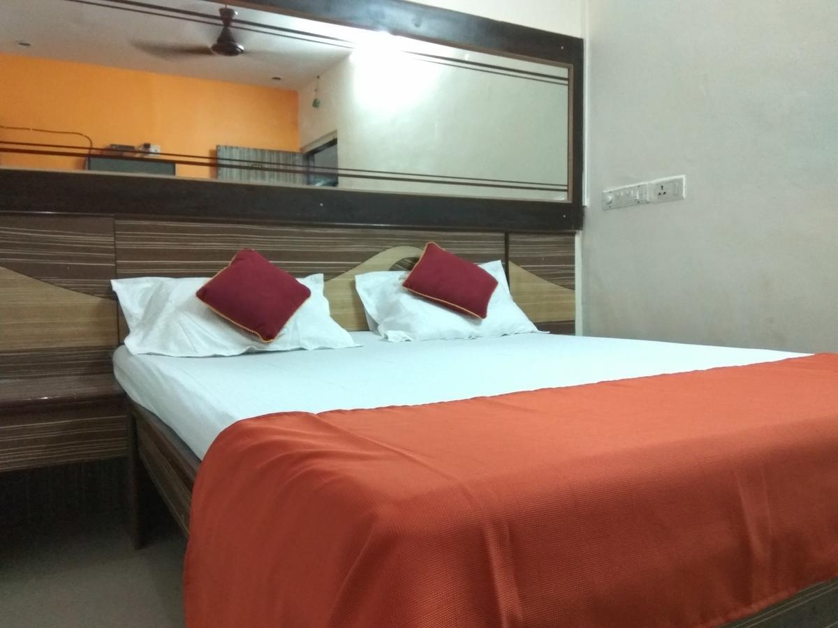 Hotel Shiva 潘韦尔 外观 照片